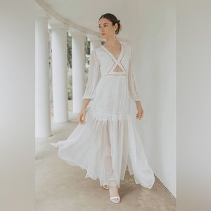 BRAND NEW!! UNTAMED PETALS HILTON CUT-OUT DRESS - WHITE